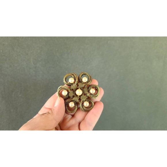 Large Faux Pearl Filigree Flower Brooch - Picture 6 of 10